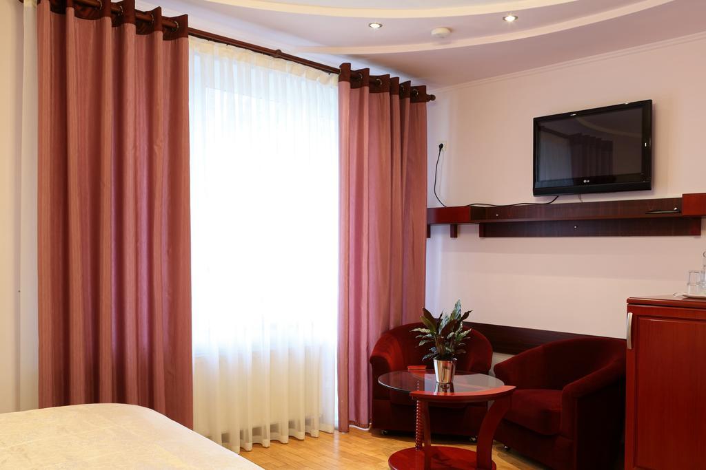 Hotel Bachus Kisinyov Szoba fotó