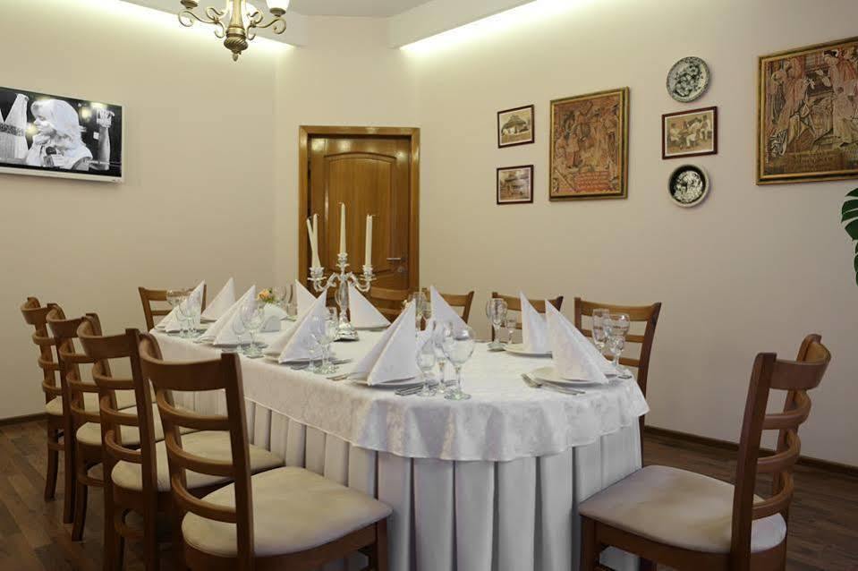 Hotel Bachus Kisinyov Kültér fotó